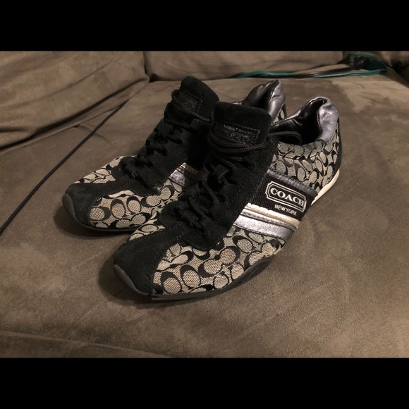 Coach Shoes - ❤️Coach Sneakers Size 7.5